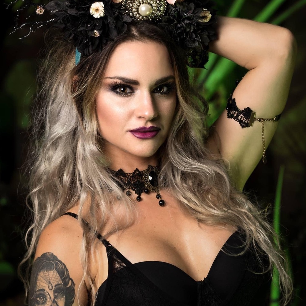 Meet your Posher, Kayla